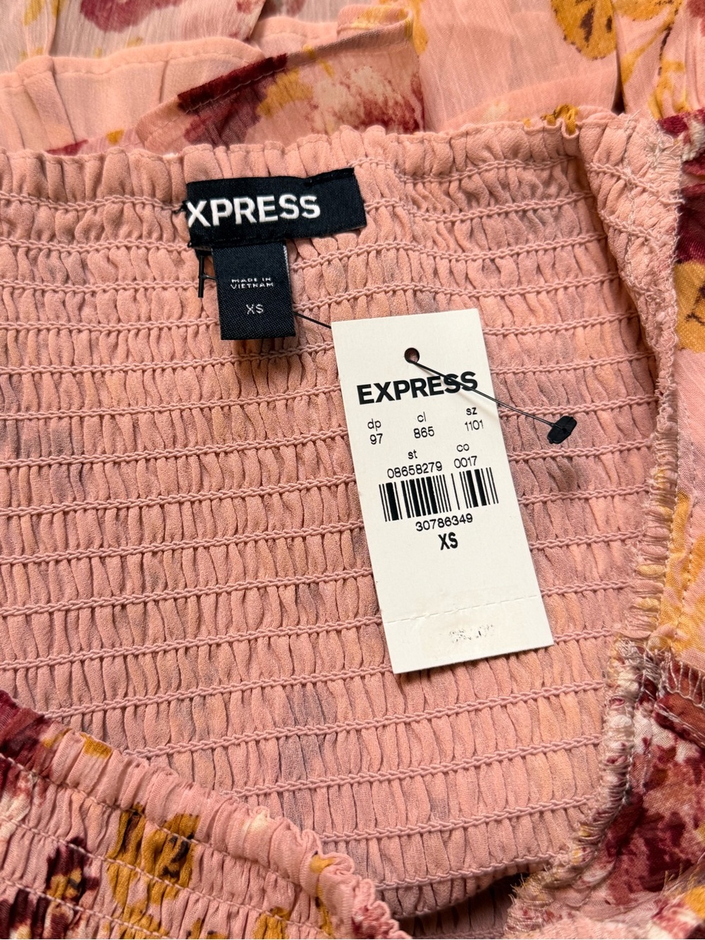 Express NWT Pink Floral Smocked Puff Sleeve Crop Top XS - Picture 2 of 10